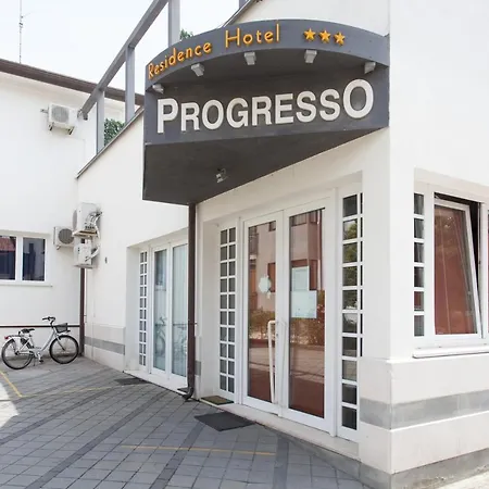 & Progresso Aparthotel 3*